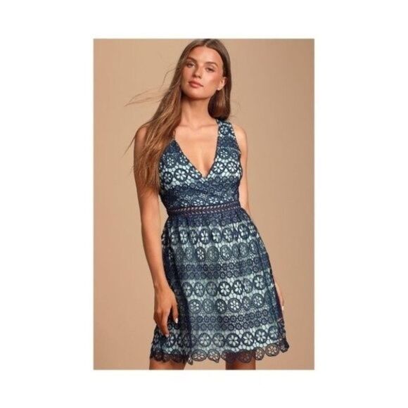 Lulu's crochet lace sleeveless midi skater dress blue size small - Picture 7 of 8